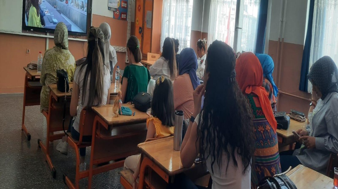2024-2025 MESLEKİ ÇALIŞMA PROGRAMIMIZA BAKANIMIZ SAYIN YUSUF TEKİN' İN KONUŞMALARINI DİNLEYEREK BAŞLADIK
